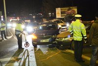 Zdánlivě banální nehoda v Praze: Z auta vylezl pobodaný muž!