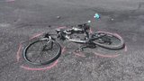 Hromadná nehoda cyklistů na Nymbursku: Jednoho odvezl do nemocnice vrtulník