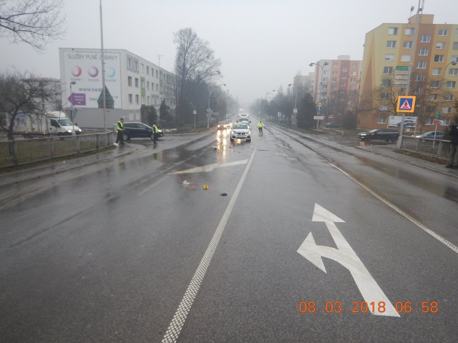 Policisté na místě nehody setrvávali několik hodin poté.