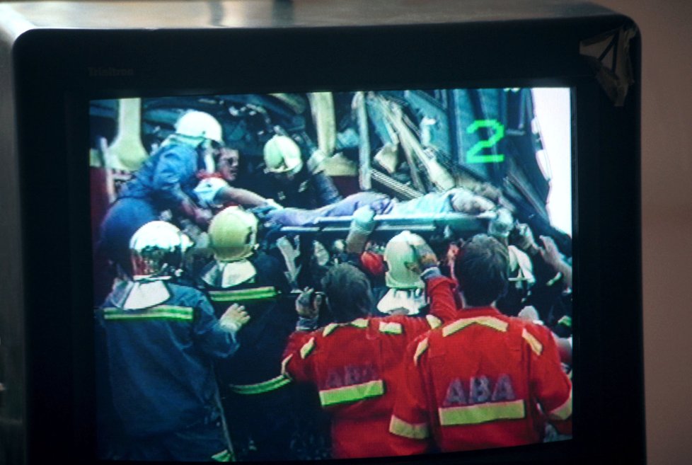 Před 22 lety do osobního vlaku u Kroun narazily vagony plné železa: Přežili pouze čtyři lidé.