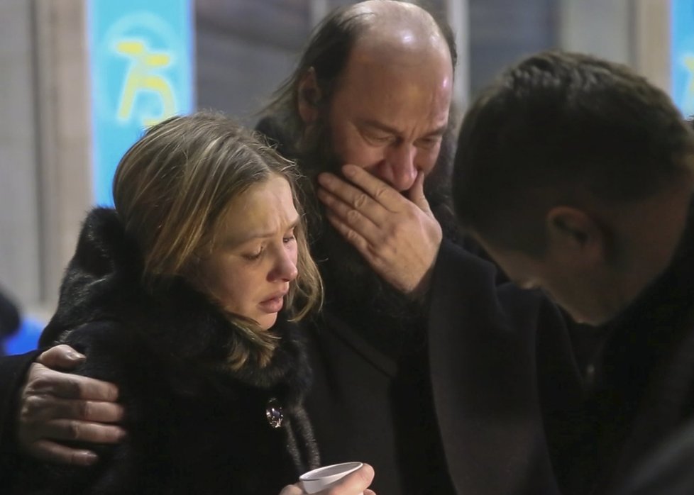 Tragédie ruského letadla: Pláč pozůstalých na letišti v Orsku
