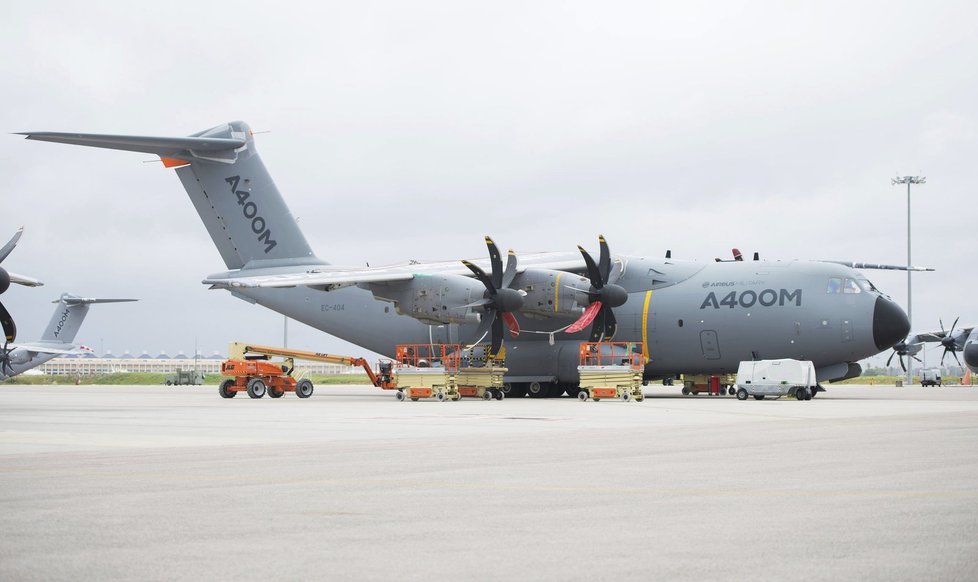 Pád vojenského letounu Airbus A400M u španělské Sevilly
