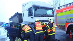 Mladíkovi (†18), který havaroval s BMW na letních gumách, už nebylo pomoci.