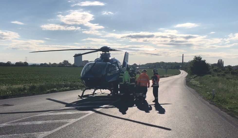 Vážná nehoda se stala u obce Líbeznice 14. května ráno.