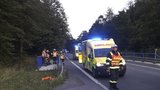Řidič uhořel po čelní srážce u Vsetína! Dvě děti zachraňoval vrtulník