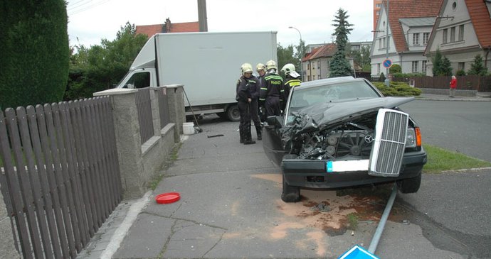 Při tragické nehodě v Plzni - Lochotíně smetlo auto ženu s kočárkem
