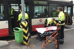 V Ústí se srazil autobus s trolejbusem: Na místě je osm zraněných (ilustrační foto)