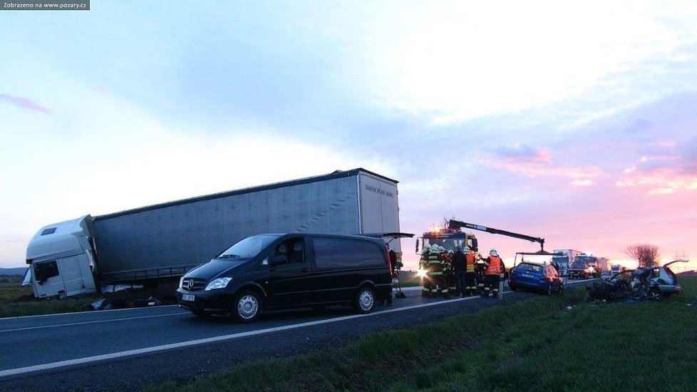 Režisér Martin Dolenský (†47) zemřel při hromadné nehodě po čelní srážce s kamionem.