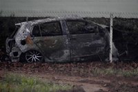 Ranní tragédie na Nymbursku: Řidič zahynul v hořícím autě
