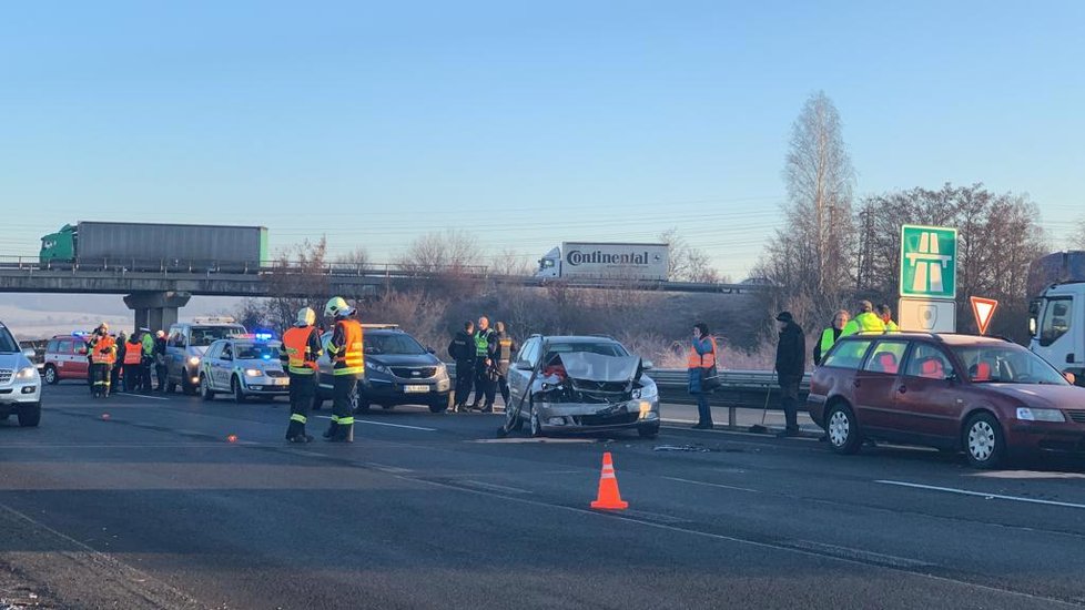 Hromadná nehoda na 46. kilometru D10 směr na Prahu