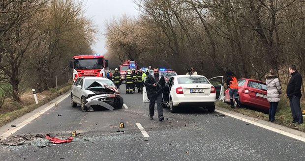 Vážná nehoda na Mladoboleslavsku: Zasahovat musely dva vrtulníky