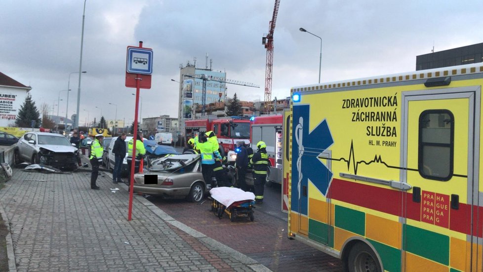 10. ledna se na Modřanské srazila tři auta.