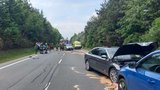 U Moravské Třebové se srazila tři auta a náklaďák: Tři mrtví, jeden vážně zraněný