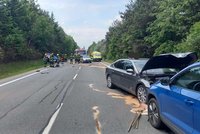 U Moravské Třebové se srazila tři auta a náklaďák: Tři mrtví, jeden vážně zraněný