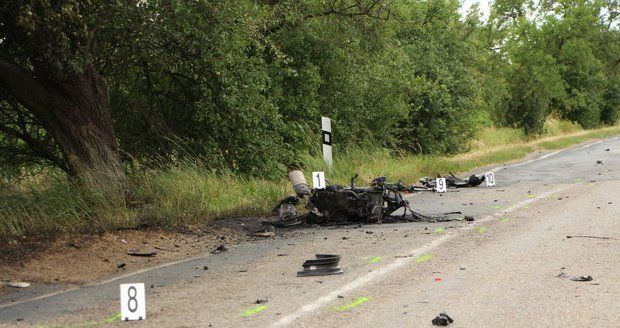 Při ranní tragické nehodě na Brněnsku zemřel mladý motorkář.