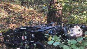 Motorkář nezvládl o víkendu jízdu u Žarošic na Hodonínsku a havaroval. Zranil sebe i spolujezdkyni.