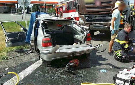 Čtyři lidé, z toho dvě děti, zemřeli v červenci po nehodě na Olomoucku. 