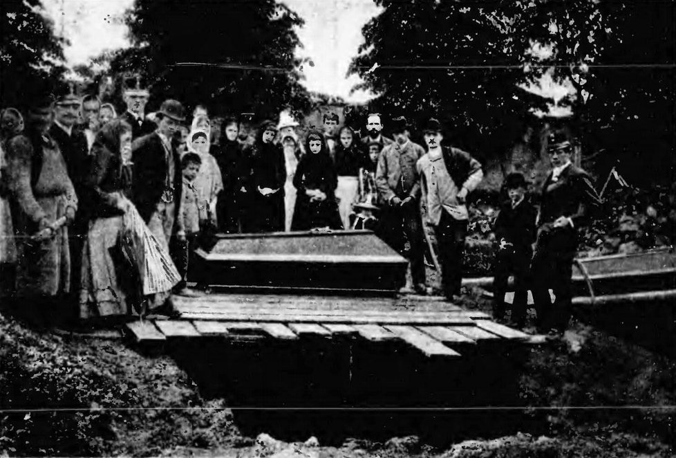 Pohřeb obětí po neštěstí v dole Marie