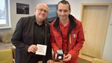 Řidič sanitky a bývalý proficyklista Martin vytáhl z vraku řidičku: Má medaili!