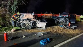 Dvaadvacetiletý řidič z dosud nezjištěných příčin přejel s vozidlem značky BMW do protisměru