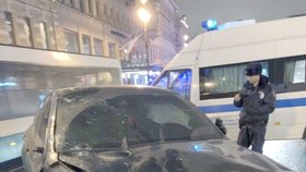 Opilec v Petrohradu vjel na chodník a zabil dva lidi
