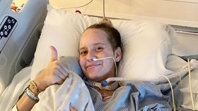 Sarah (17) přišla kvůli opilému řidiči o obě nohy: Po příjezdu z nemocnice ji přivítal krásný průvod