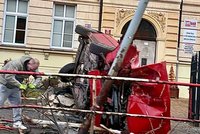 Šílenství za volantem v Praze: Opilý řidič zboural plot školy, nadýchal přes 1,5 promile