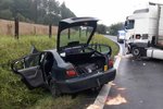 Nehoda osobního a nákladního auta u odbočky na Klášter nedaleko Nepomuku na Plzeňsku. 