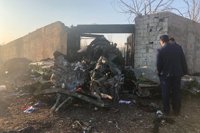 Tragická nehoda v Íránu: Letadlo spadlo krátce po startu v Teheránu (8. 1. 2020)