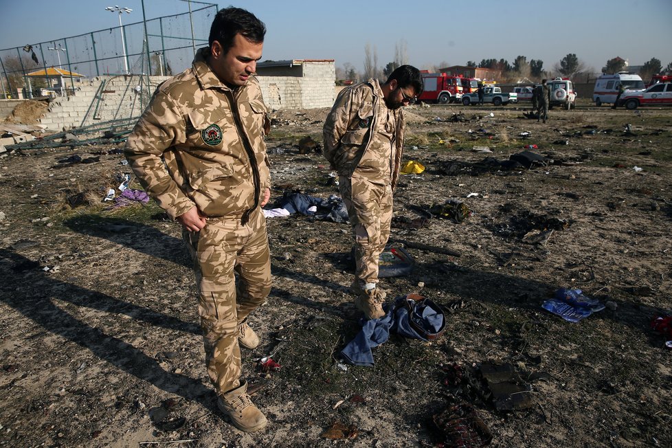 Tragický pád letadla ukrajinských aerolinií po startu z íránského Teheránu (8.1.2020)