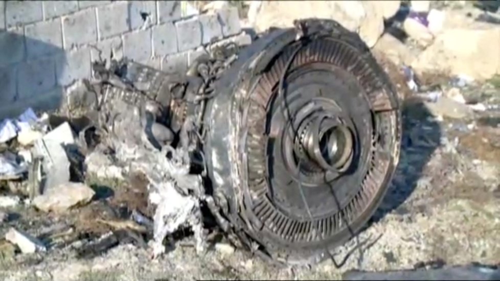 U Teheránu spadl Boeing, mířící do Kyjeva, zemřelo přes 170 lidí (8. 1. 2020)