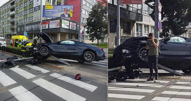 Luxusní BMW "zaparkoval" na pardubickém semaforu známý písničkář: Vytlačili mě, tvrdí Štěpán