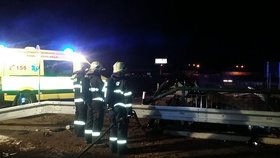 Smrtelná nehoda mezi Hradcem a Pardubicemi: Zemřeli dva lidé