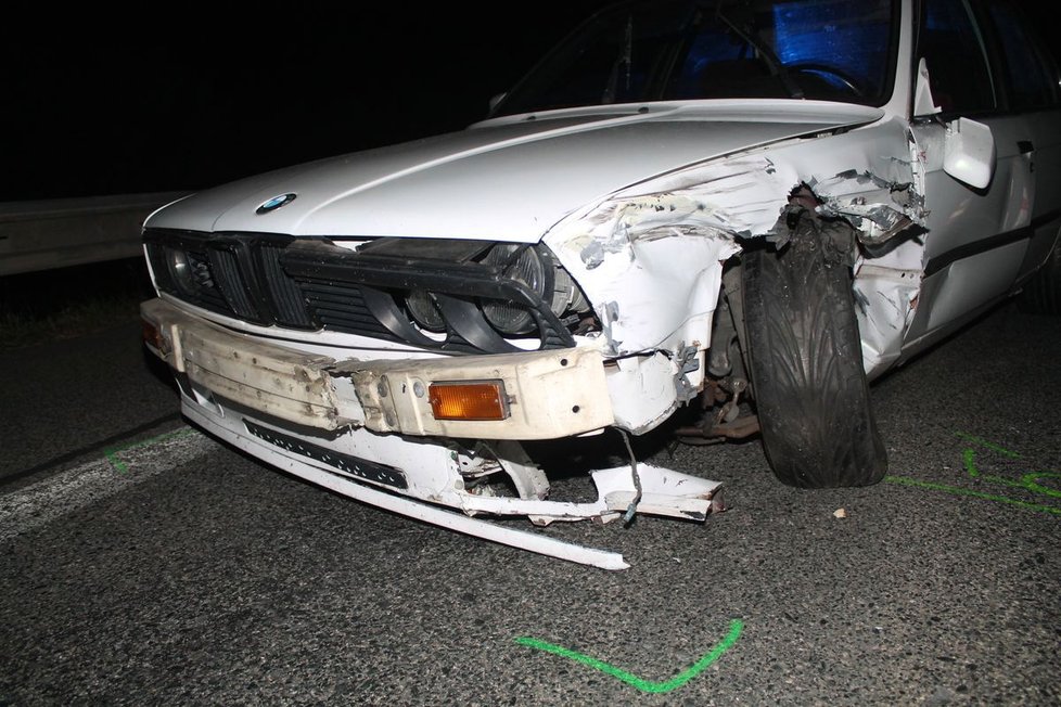 Amfetamin a kokain užil před jízdou v BMW řidič (22) mezi Rohatcem a Petrovem na Hodonínsku. Smetl přitom motorku se dvěma lidmi.