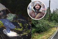V rozmačkaném autě pod stromem zemřeli dva lidé: Souhra náhod, ale i obrovský risk, říká expert na přežití