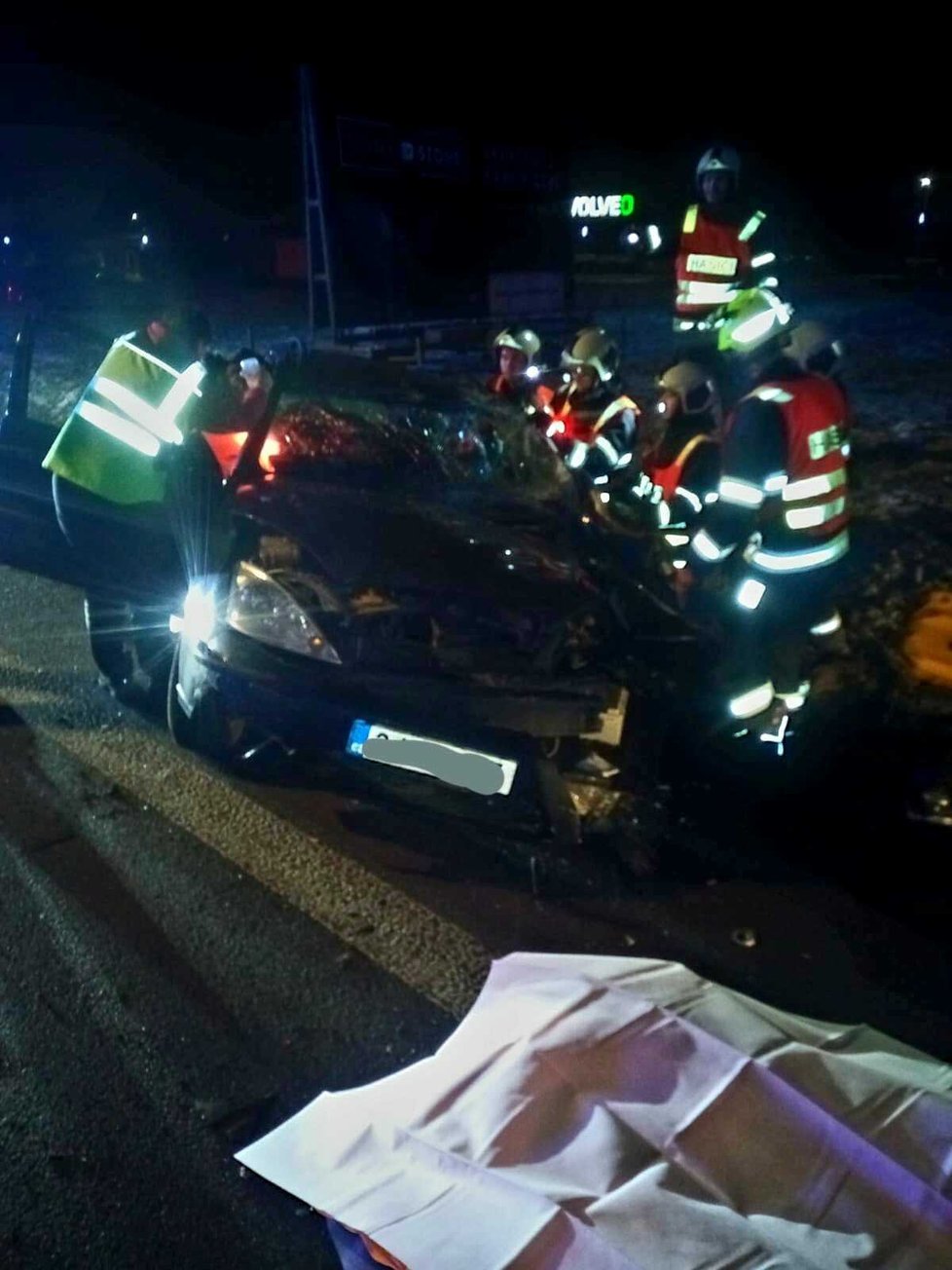 Nehoda autobusu a osobního automobilu v Plané u Českých Budějovic. (15.12.2022)