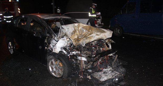 S dvěma a půl promile si půjčil matčino auto: A málem v něm uhořel