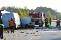 Tragická nehoda zastavila dálnici D5: Srazilo se šest aut, zemřel jeden člověk