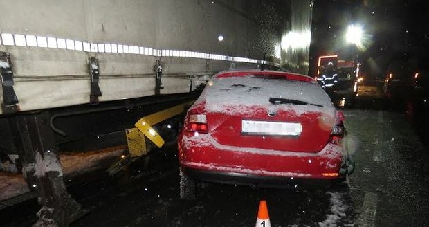 Smrtelná nehoda ve sněhu v Královéhradeckém kraji (18.1.2022)