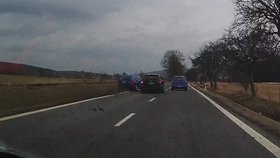 Způsobil těžkou nehodu a ujel: Řidiče s polskou SPZ hledá policie z Liberecka.