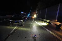Mladého řidiče kamionu smetlo auto: Telefonoval na silnici po nehodě