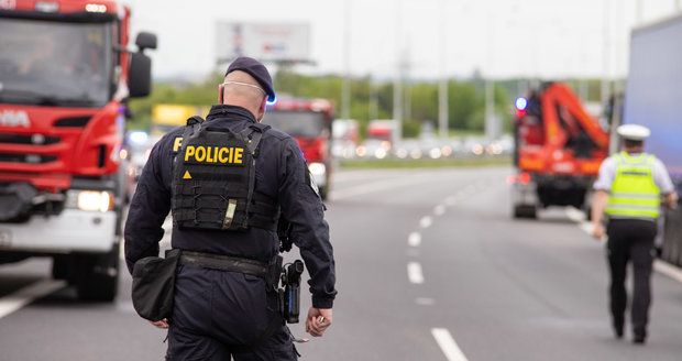 Havárii motocyklu na dálnici D6 nepřežila jedna žena: Komunikace už je opět průjezdná - ilustrace