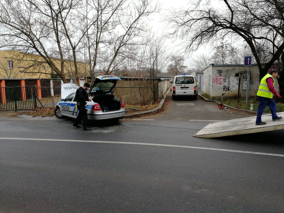 V Přetlucké ulici havarovali policisté.