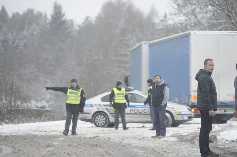 U Doks při srážce s kamionem zahynuli dva policisté