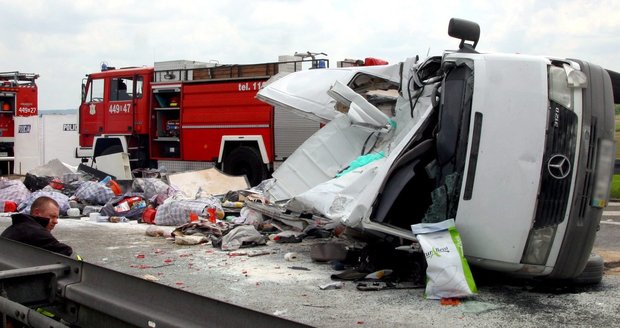 Minibus s ukrajinskými dělníky jel z Česka na Ukrajinu. Havaroval v Polsku