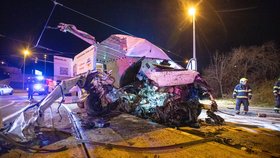 Nehoda dodávky v Chodovské ulici v Praze. (28. prosince 2022)