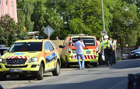 Chemický pokus se jim vymkl z ruky: Čtyři chlapci z dětského tábora skončili vážně popálení