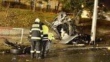 Děsivá nehoda porsche v Praze: Jelo kolem 200 km/h, řidič se zabil