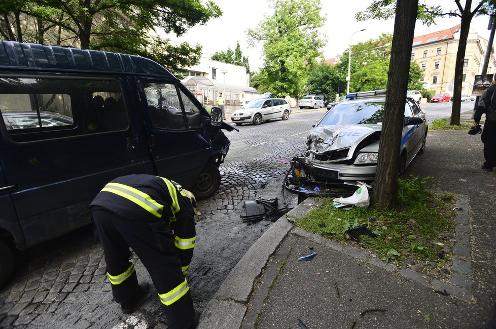 Kdo za nehodu v Korunovační ulici mohl, je předmětem dalšího vyšetřování