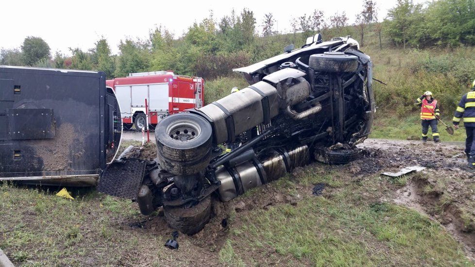 Nehoda kamionu na Pražském okruhu, 27. září 2020.